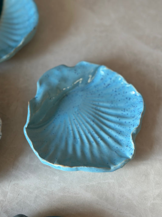 keraaminen simpukka vaaleansininen