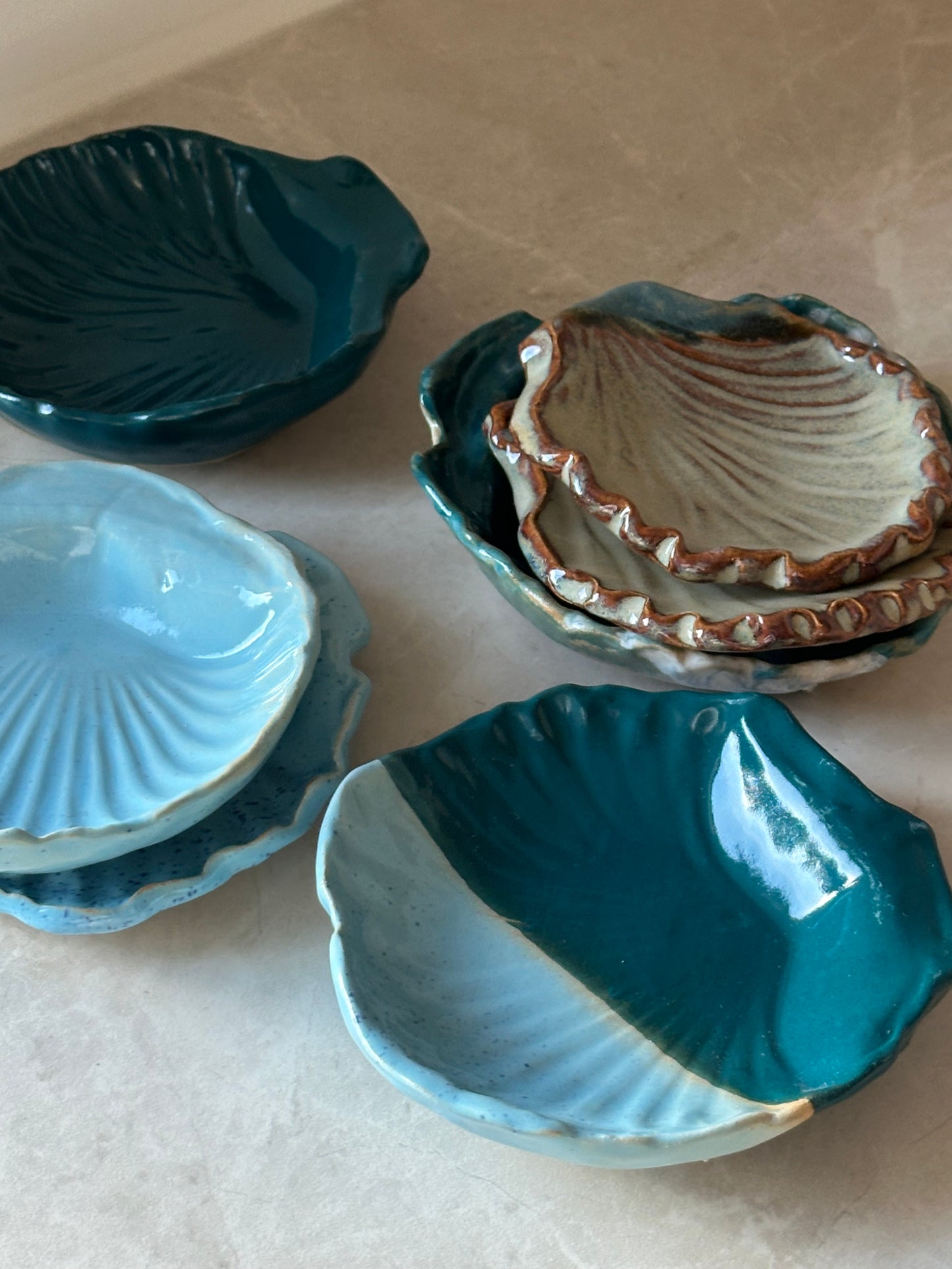 keraaminen simpukka tummanvihr/sin